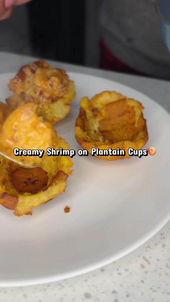 Fried plantain cups with creamy garlic shrimp